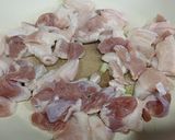 Hình bước làm 1 của món Thịt rang nấm linh chi