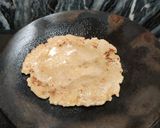 A picture of step 4 of Jowar atta paratha.