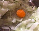 รูปขั้นตอนการทำที่ 2 ของ แตงกวาผัดไข่