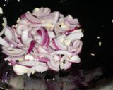 Foto del paso 2 de la receta: Hígado o pana de vacuno salteado con brócoli y piminto morrón