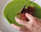 Foto langkah ke 3 dari resep Dadar Gulung Hijau.