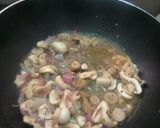 A picture of step 3 of Mushroom soup.