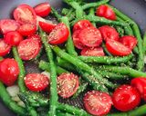 Foto del paso 1 de la receta: Vegetales  al ajillo con Espárragos, tomatito Cherry, Patatas!