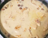 Foto del paso 6 de la receta: Filetes de pechuga de pollo a la crema de champiñones