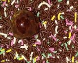 Foto langkah ke 4 dari resep Chocolate Ball (Bola-Bola Coklat).