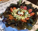 Une image de l'étape 9 de Salade du jardin,tomate cœur de bœuf,fromage frais mariné et ciboulette.
