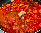 A picture of step 1 of 🇹🇳 SHAKSHUKA (شكشوكة, Tunisia).