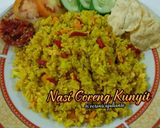 Foto langkah ke 6 dari resep Nasi goreng kunyit.