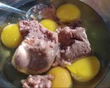 Foto langkah ke 3 dari resep Telor dadar kornet sapi.