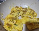 Foto langkah ke 3 dari resep Kreasi Telur dadar Lobak kering.