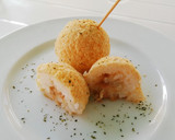 Foto del paso 5 de la receta: Bolitas de arroz horneadas, rellenas de atún y queso, sin huevo