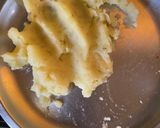 A picture of step 2 of Mocha Bhorta or Banana Blossom mashed.