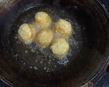 Foto langkah ke 6 dari resep Choco Cheeze Melted Banana Balls (bola-bola pisang coklat keju lumer).
