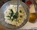Foto del paso 3 de la receta: Feta con albahaca para aperitivo