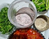 A picture of step 1 of Dry kurmura bhel.