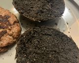 Foto del paso 6 de la receta: Hamburguesa de Pasas y Piñones con Salsa Roquefort y Pan Negro …