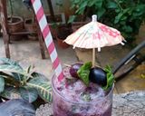 A picture of step 3 of Grapes black grapes Mojito.