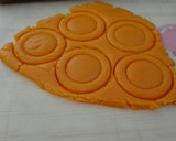 Foto langkah ke 6 dari resep Button Cookies alias Kukis Kancing.
