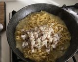 Foto del passaggio 6 della ricetta Tagliatelle con rana pescatrice e crema di asparagi bianchi