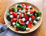 Hình bước làm 3 của món 💚 Salad Rau Chân Vịt & Phô Mai Feta