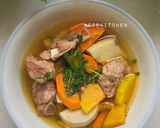 Hình bước làm 3 của món Canh xương heo nấu bí đỏ, cà rốt, khoai môn
