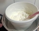 Foto langkah ke 3 dari resep Buttercream simpel 2 Bahan.
