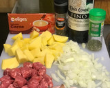 Foto del paso 1 de la receta: Patatas con longanizas frescas