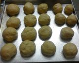 Foto langkah ke 7 dari resep Caterpillar bread.