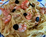 Foto del paso 6 de la receta Tallarines con gambas, salmón y trufa