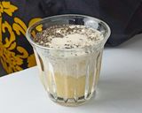 Foto langkah ke 2 dari resep Banana Berry Jam Overnight Oats.