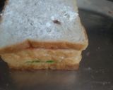 A picture of step 4 of Tiranga bread pakoda.