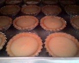 Foto langkah ke 4 dari resep Pie Susu Kismis.