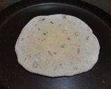 स्टफ पनीर पराठा (stuff paneer paratha recipe in marathi) रेसिपी स्टेप 6 फोटो 