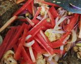 A picture of step 4 of Chicken Pan Fried Noddles.
