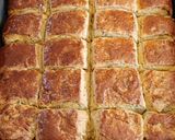 Tavaszi kapros, krumplis, kolbász zsíros lepény recept fázis 7 fotója