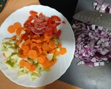 Foto del paso 1 de la receta: Salsa de verduras con pasta de lentejas rojas