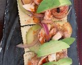 Foto del paso 1 de la receta: Aguachile de camarones y patas de mula