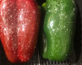Foto del paso 1 de la receta: Tostas de caballa con pimientos asados
