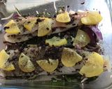 Une image de l'étape 5 de Filets de lingue bleue aux salicornes fraîches,citron confit et oignon rouge.