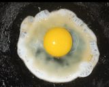 A picture of step 3 of Half fry Egg.