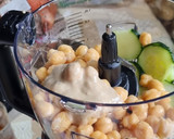 Foto del paso 4 de la receta: Pita sándwich de hummus y pepino🥙🥙
