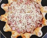 Foto langkah ke 6 dari resep Pizza teflon simple enak ANTI GAGAL.