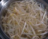A picture of step 1 of Easy and Cheap!! Soothing Bean Sprouts Soup.