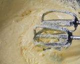 A picture of step 5 of Berry Cheese Angel Cake.