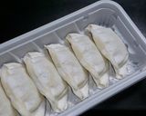 A picture of step 1 of Easy Egg Drop Gyoza Soup.