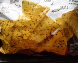 Foto del paso 7 de la receta: Nachos crocantes con gremolata cremosa