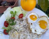 A picture of step 2 of Garlic Fried Rice with Sunny-Side-Up Eggs.