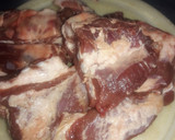 Foto del paso 1 de la receta: Costillitas de cerdo y Ensalada de tomate zanahoria y huevo Duro