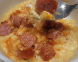 Foto del paso 5 de la receta: Polenta cremosa con salsa de salchicha criolla
