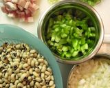 A picture of step 1 of Easy Black Eyed Peas with Rice.